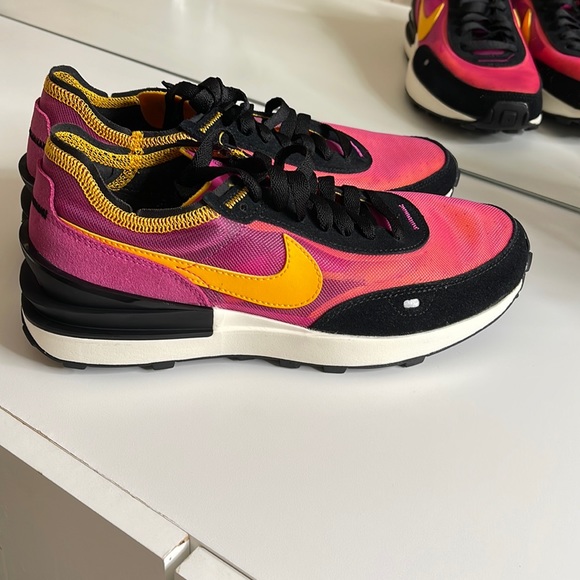 Nike Shoes - Nike sneakers